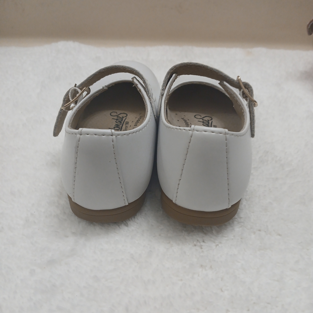 FootMates White Mary Jane Dress Shoes - Picture 3 of 5